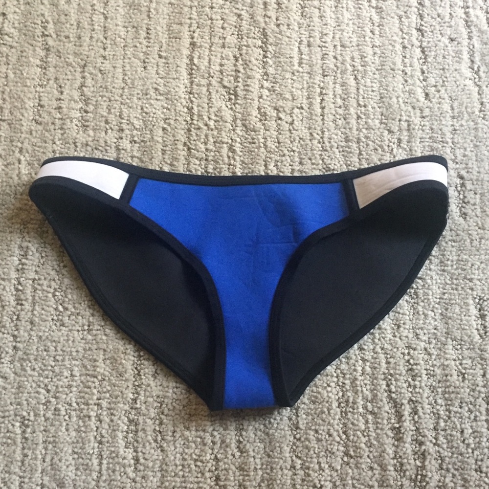 TRIANGL bikini bottoms